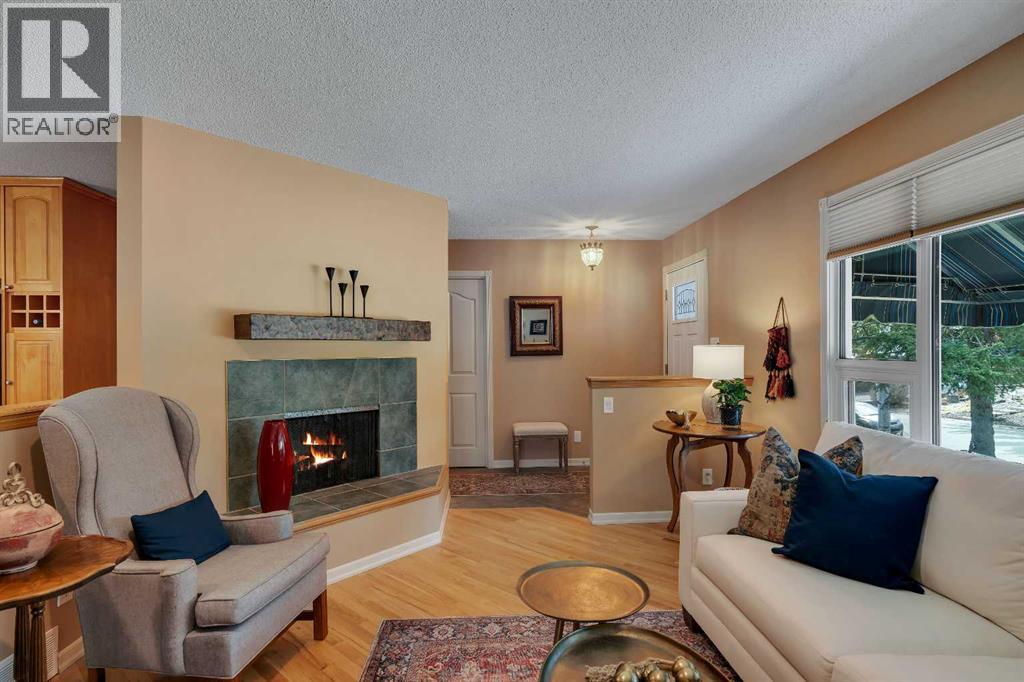 9 Mountain Place, Okotoks, Alberta  T1S 1G7 - Photo 7 - A2304951