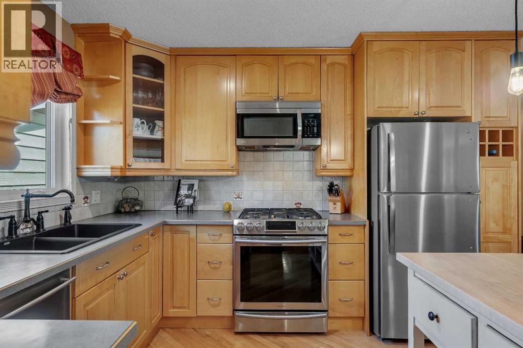 9 Mountain Place, Okotoks, Alberta  T1S 1G7 - Photo 19 - A2304951