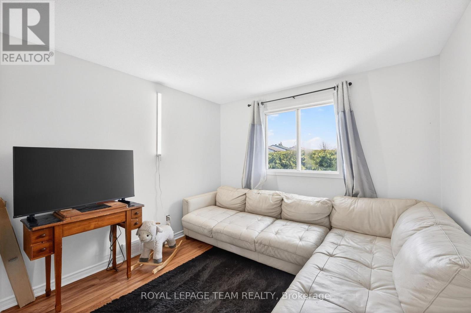 1631 Saxony Crescent, Ottawa, Ontario  K1B 5K8 - Photo 8 - X13087766