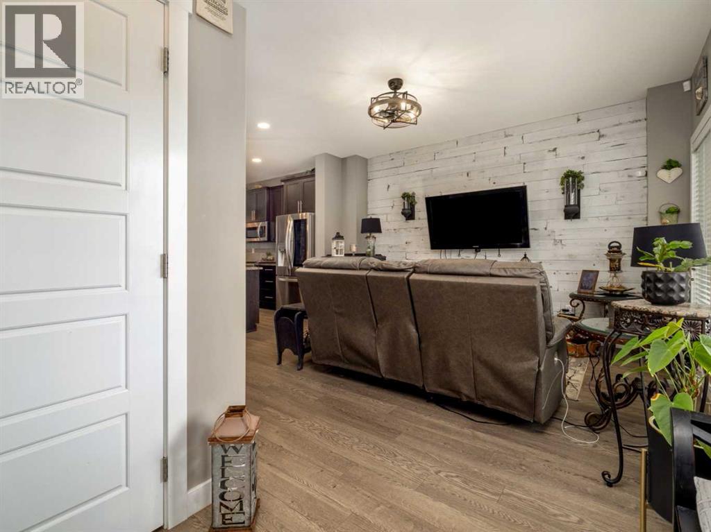 527 Moonlight Lane W, Lethbridge, Alberta  T1J 5K1 - Photo 6 - A2293481