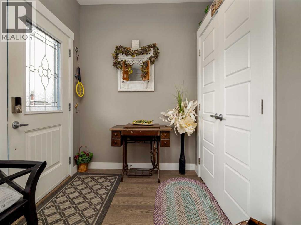 527 Moonlight Lane W, Lethbridge, Alberta  T1J 5K1 - Photo 5 - A2293481