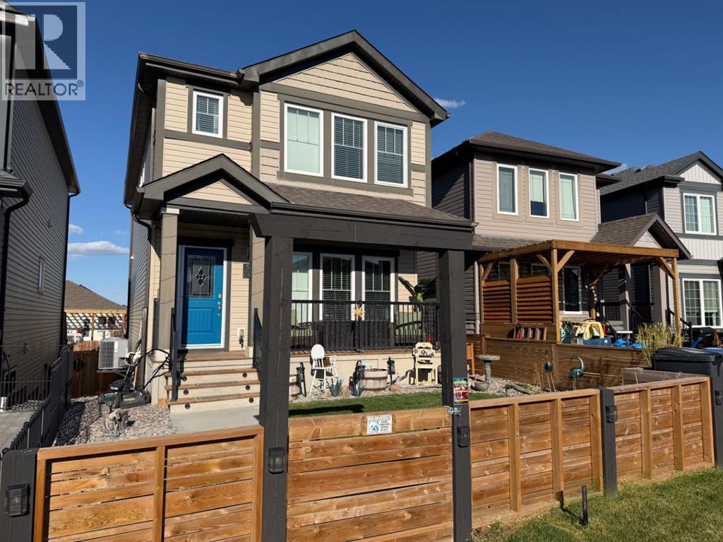 527 Moonlight Lane W, Lethbridge, Alberta  T1J 5K1 - Photo 1 - A2293481