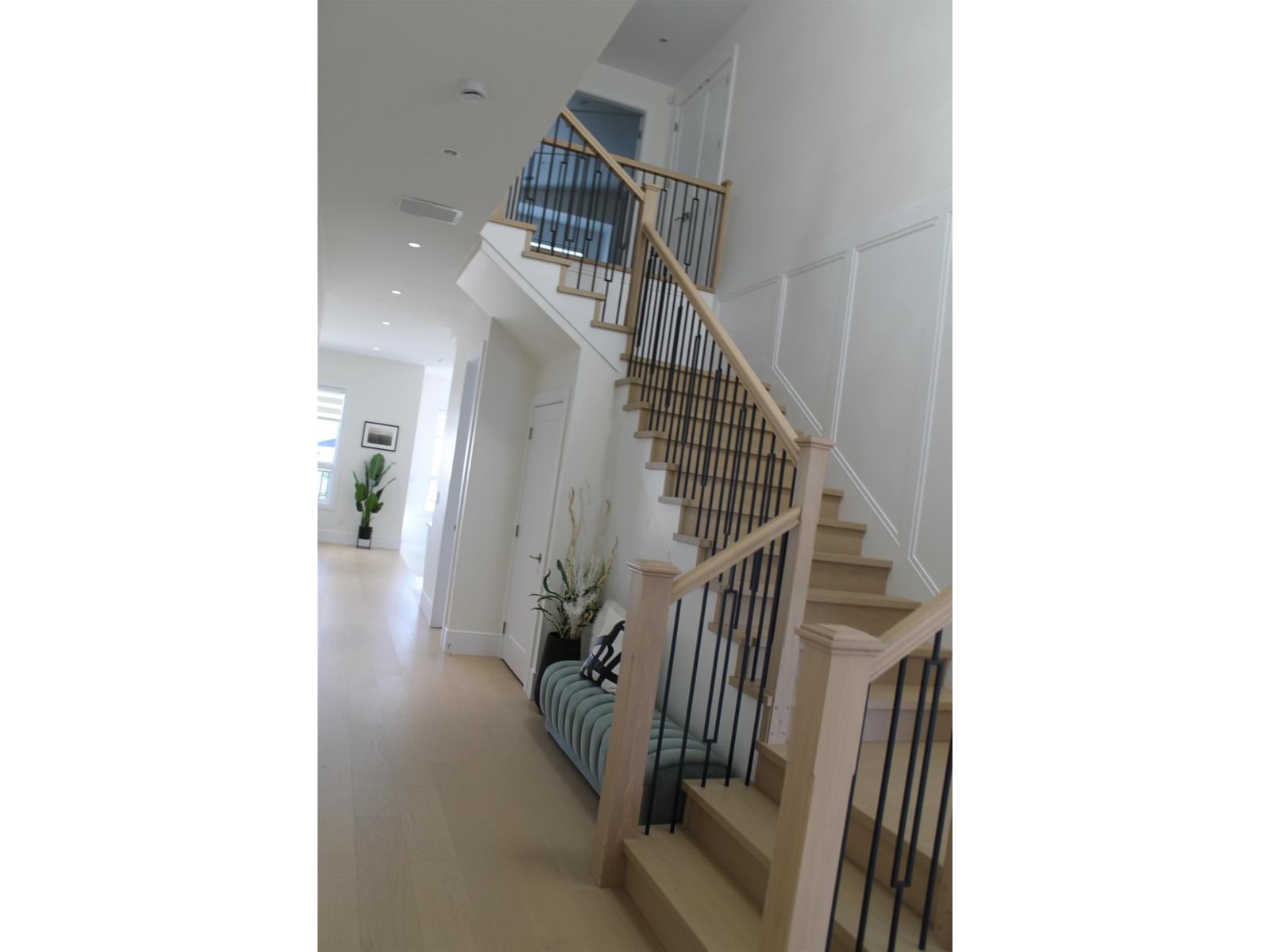 15658 82a Avenue, Surrey, British Columbia  V4N 0R9 - Photo 2 - R3120051