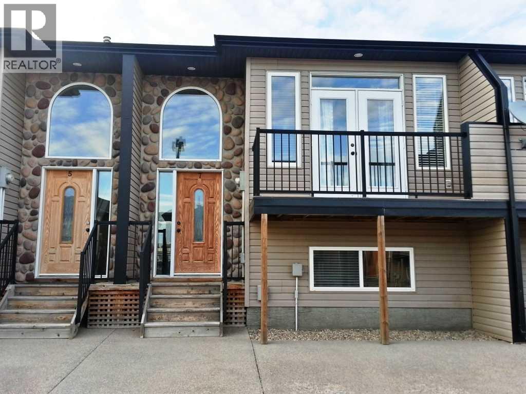 7, 762 Heritage Boulevard W, Lethbridge, Alberta