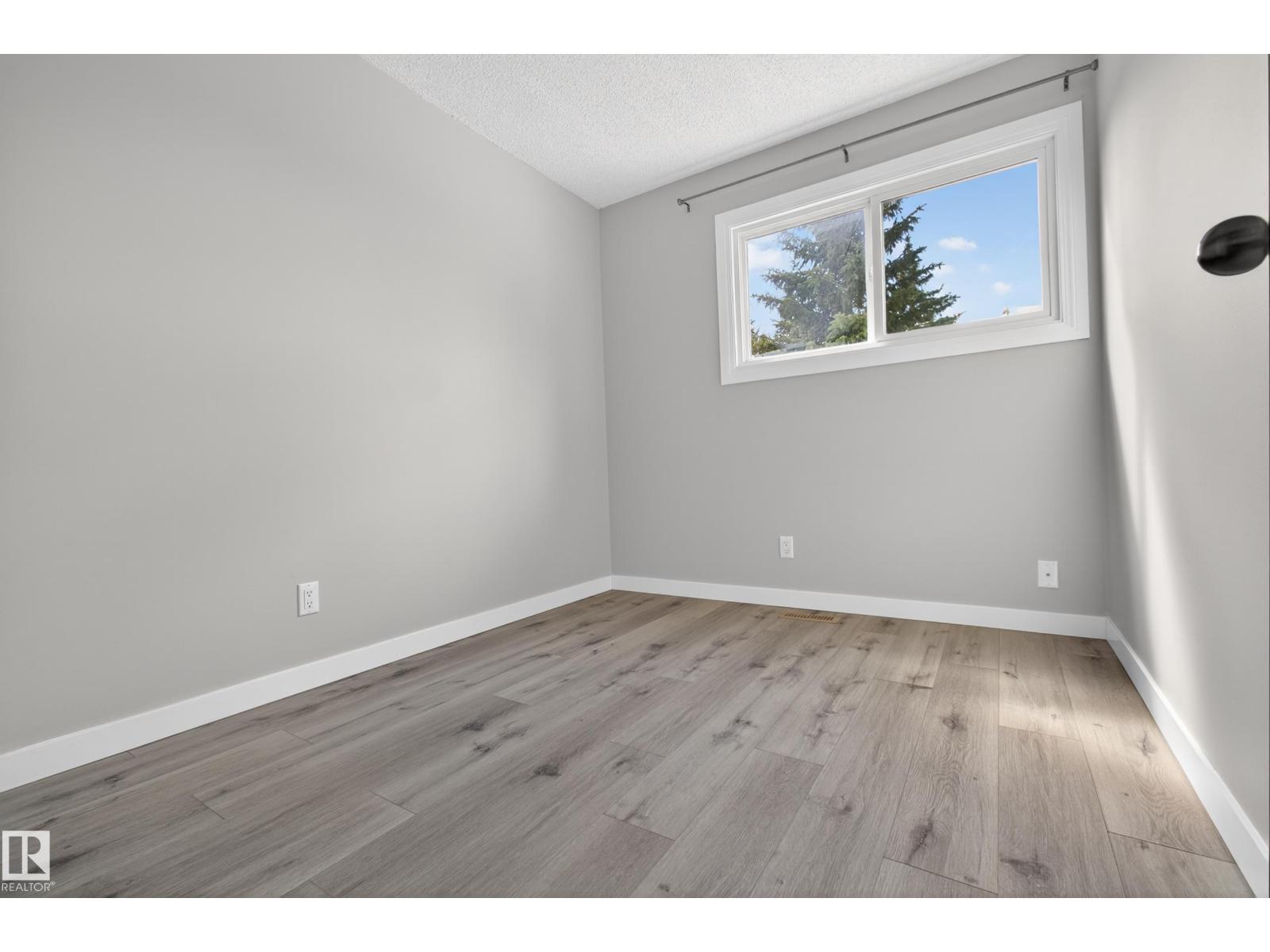 18 Lakewood Vg Nw, Edmonton, Alberta  T6K 2B3 - Photo 17 - E4485881