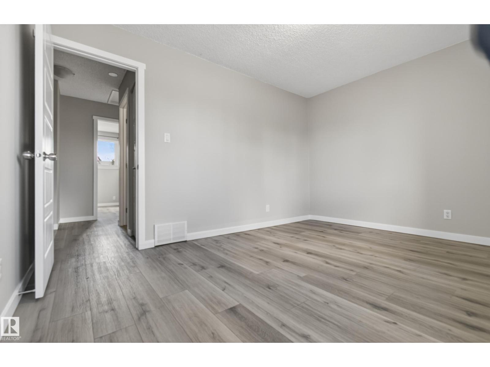 18 Lakewood Vg Nw, Edmonton, Alberta  T6K 2B3 - Photo 23 - E4485881