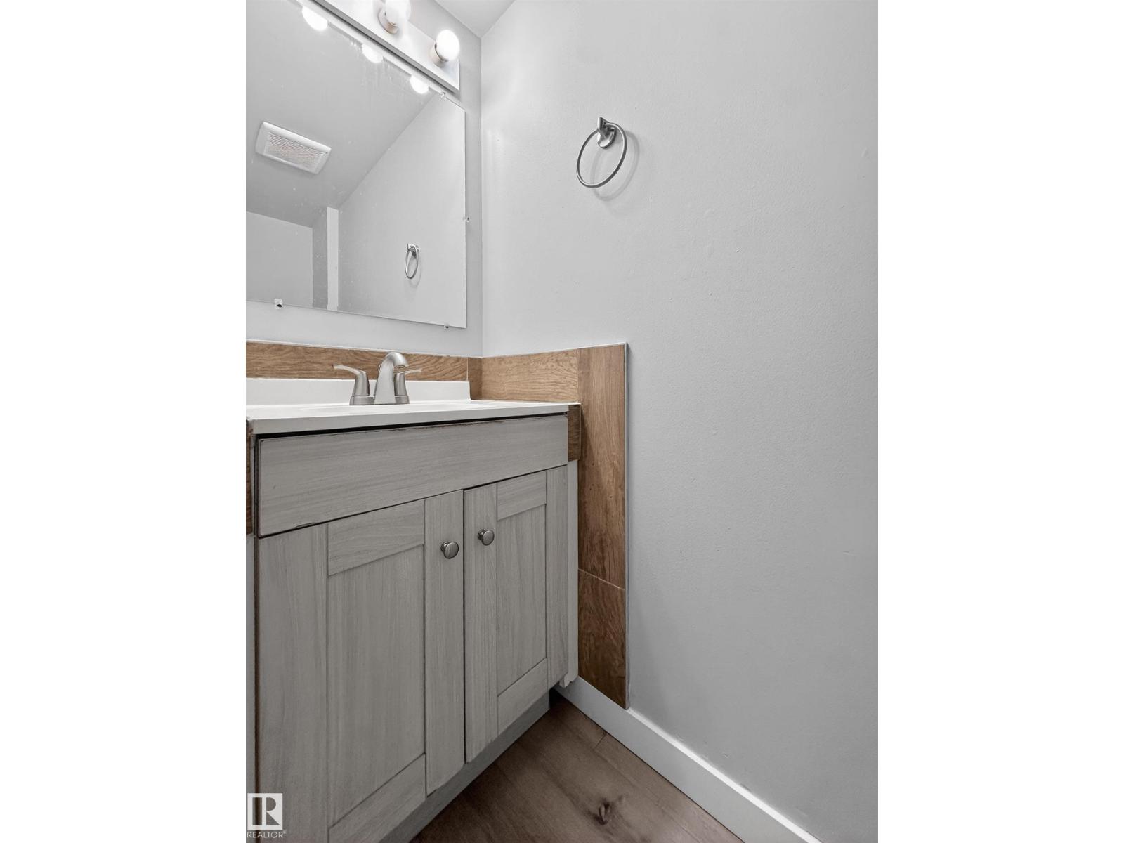 18 Lakewood Vg Nw, Edmonton, Alberta  T6K 2B3 - Photo 4 - E4485881