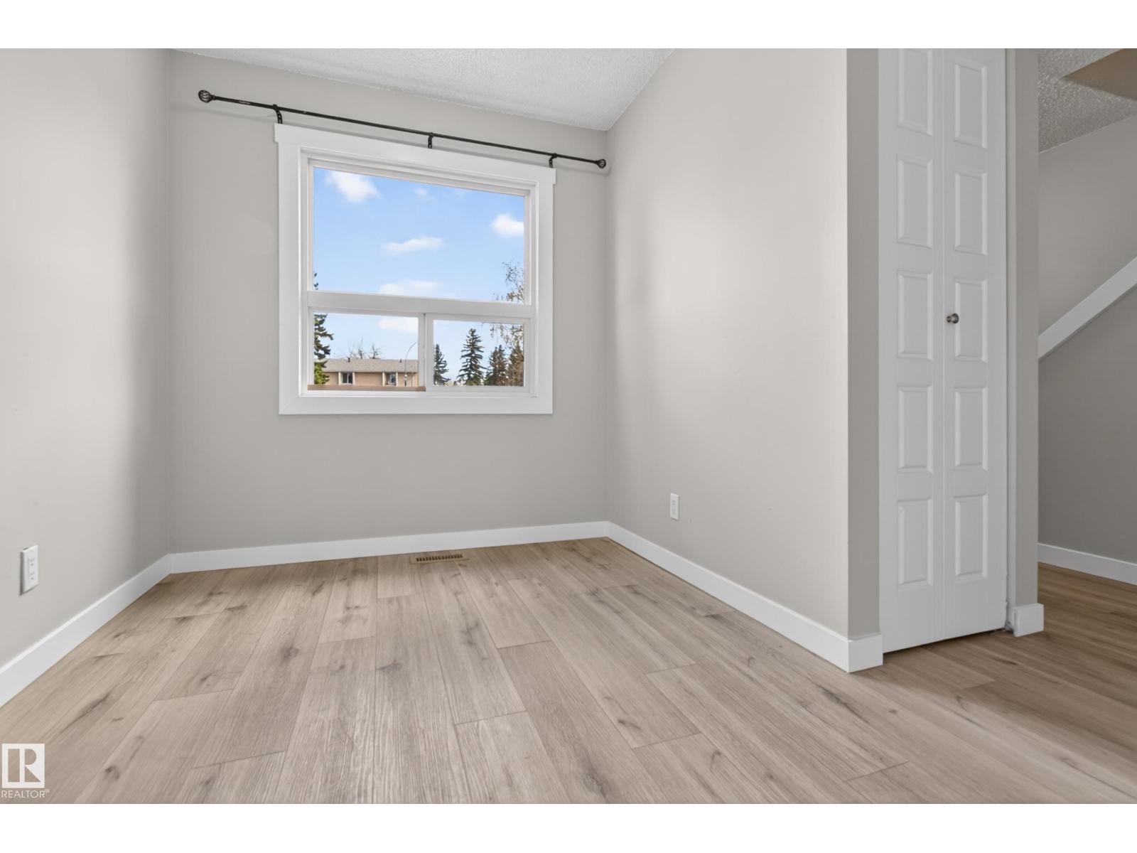 18 Lakewood Vg Nw, Edmonton, Alberta  T6K 2B3 - Photo 5 - E4485881