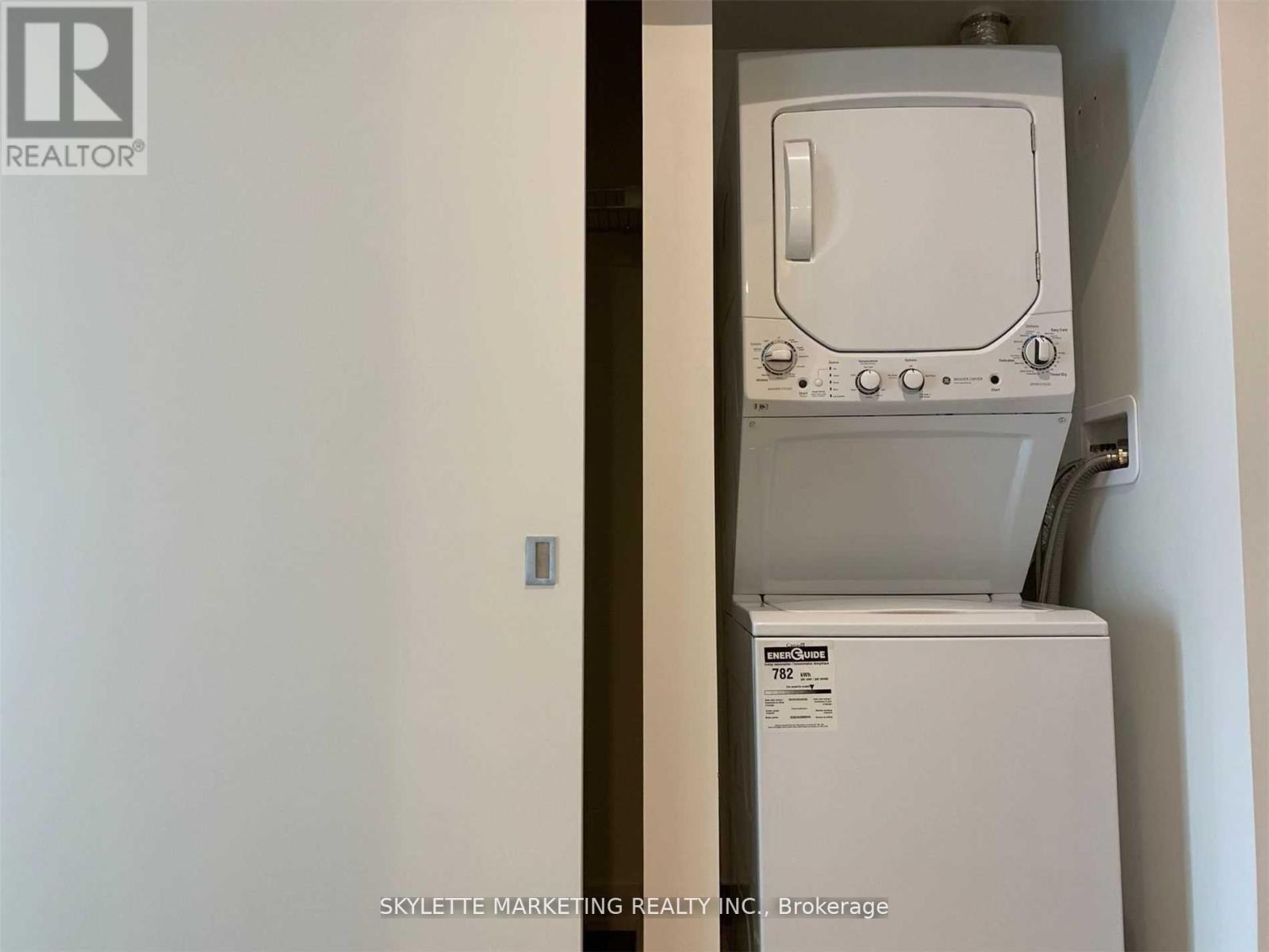 2412 - 25 Richmond Street E, Toronto, Ontario  M5C 0A6 - Photo 6 - C13087754