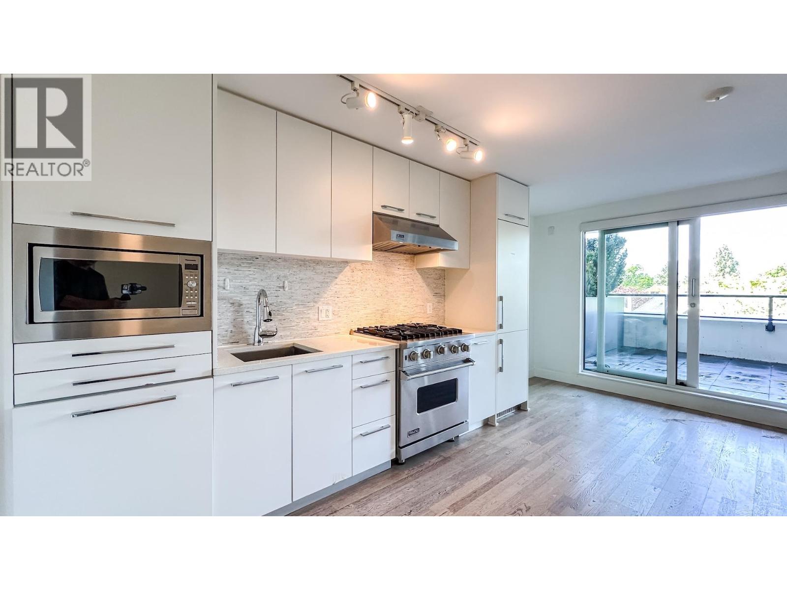 202 4355 W 10th Avenue, Vancouver, British Columbia  V6R 2H6 - Photo 8 - R3119642