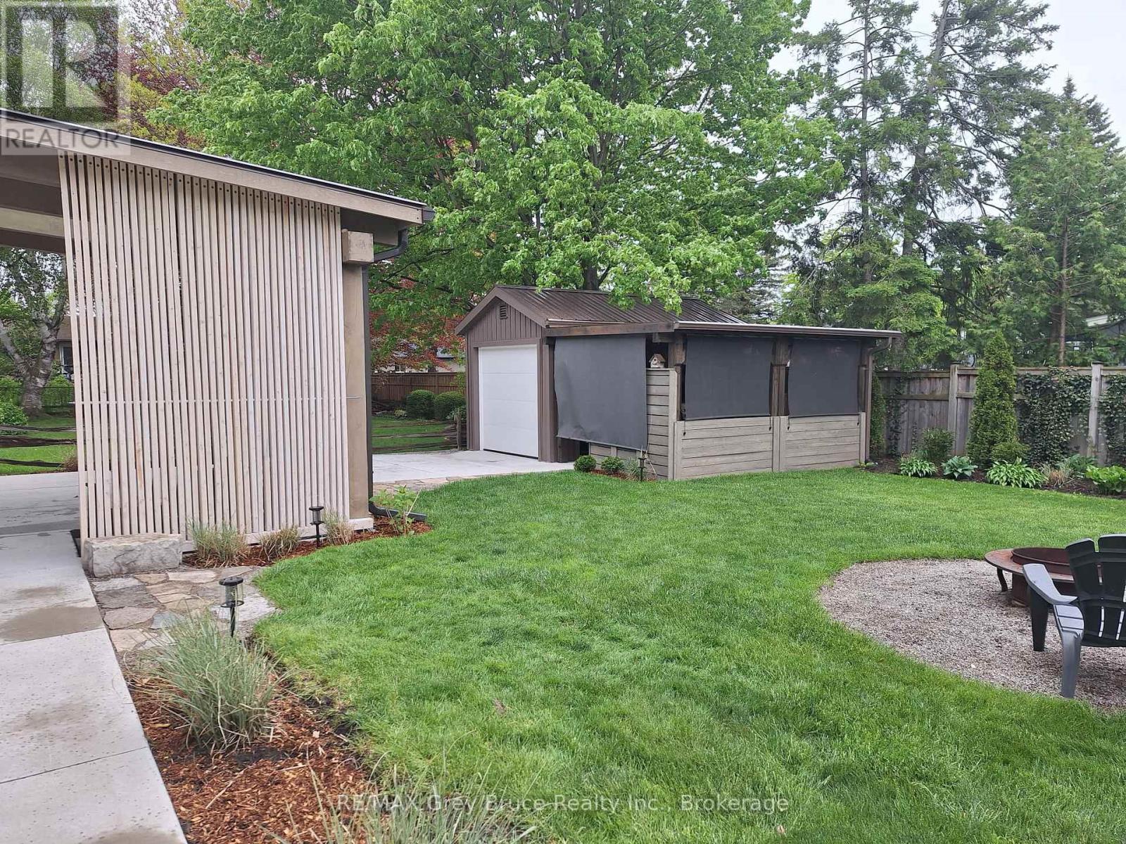 74 Inwood Crescent, Kitchener, Ontario  N2M 2M1 - Photo 4 - X12860246