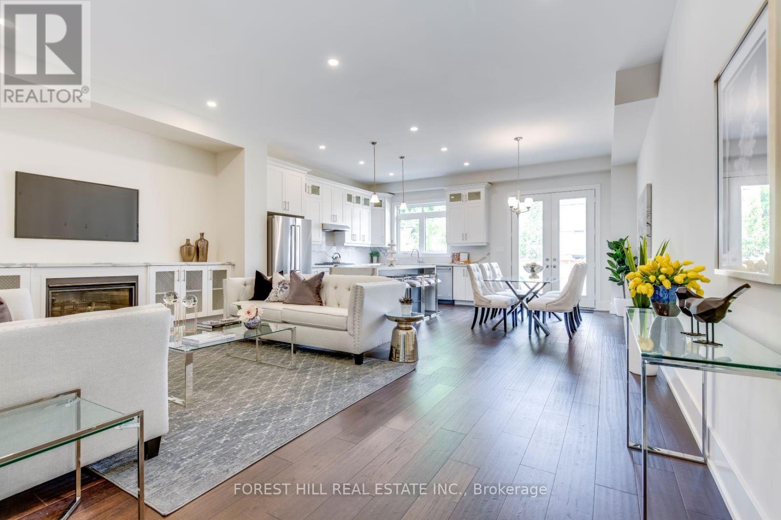 727 EBONY AVENUE, Mississauga, Ontario