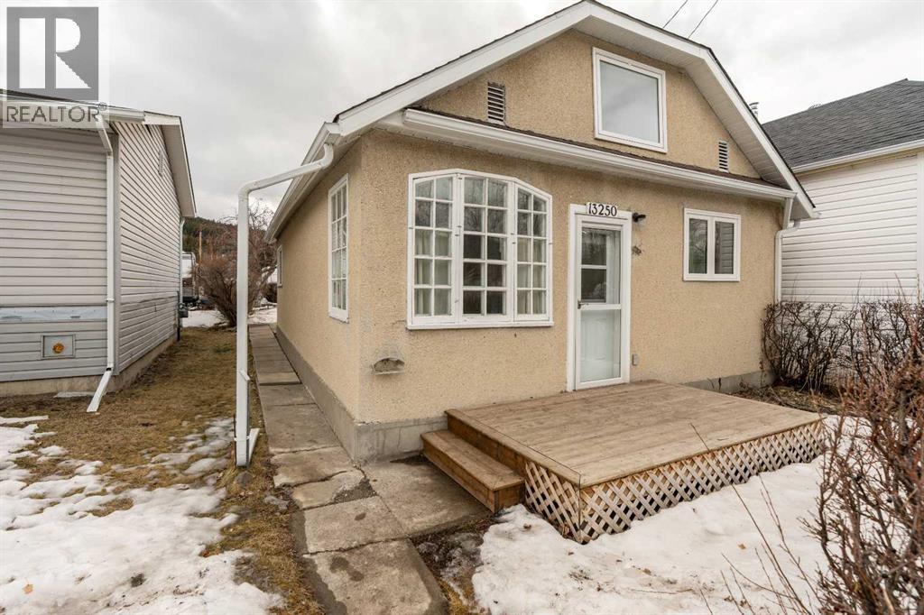 13250 19 Avenue, Blairmore, Alberta  T0K 0E0 - Photo 2 - A2283871