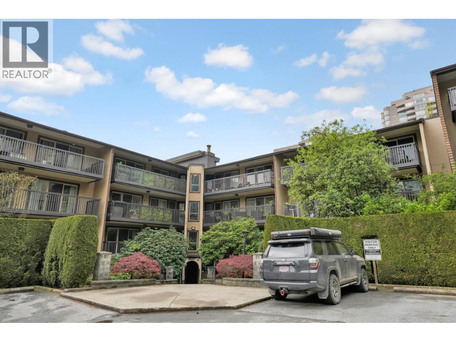 304 9847 MANCHESTER DRIVE, Burnaby, British Columbia