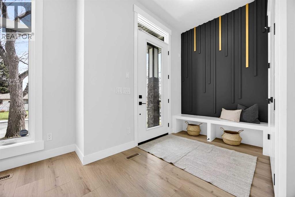 107 Hartford Road NW, Calgary, Alberta  T2K 2A7 - Photo 2 - A2307258