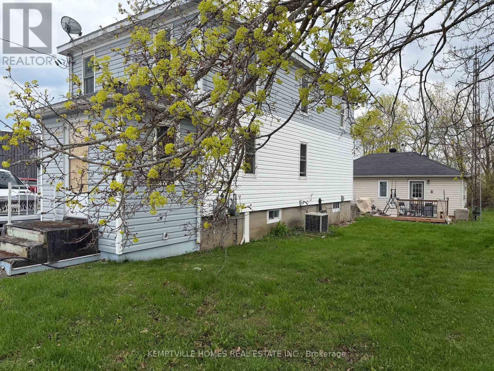 803 St Lawrence Street, Prescott, Ontario  K0E 1T0 - Photo 3 - X13087816