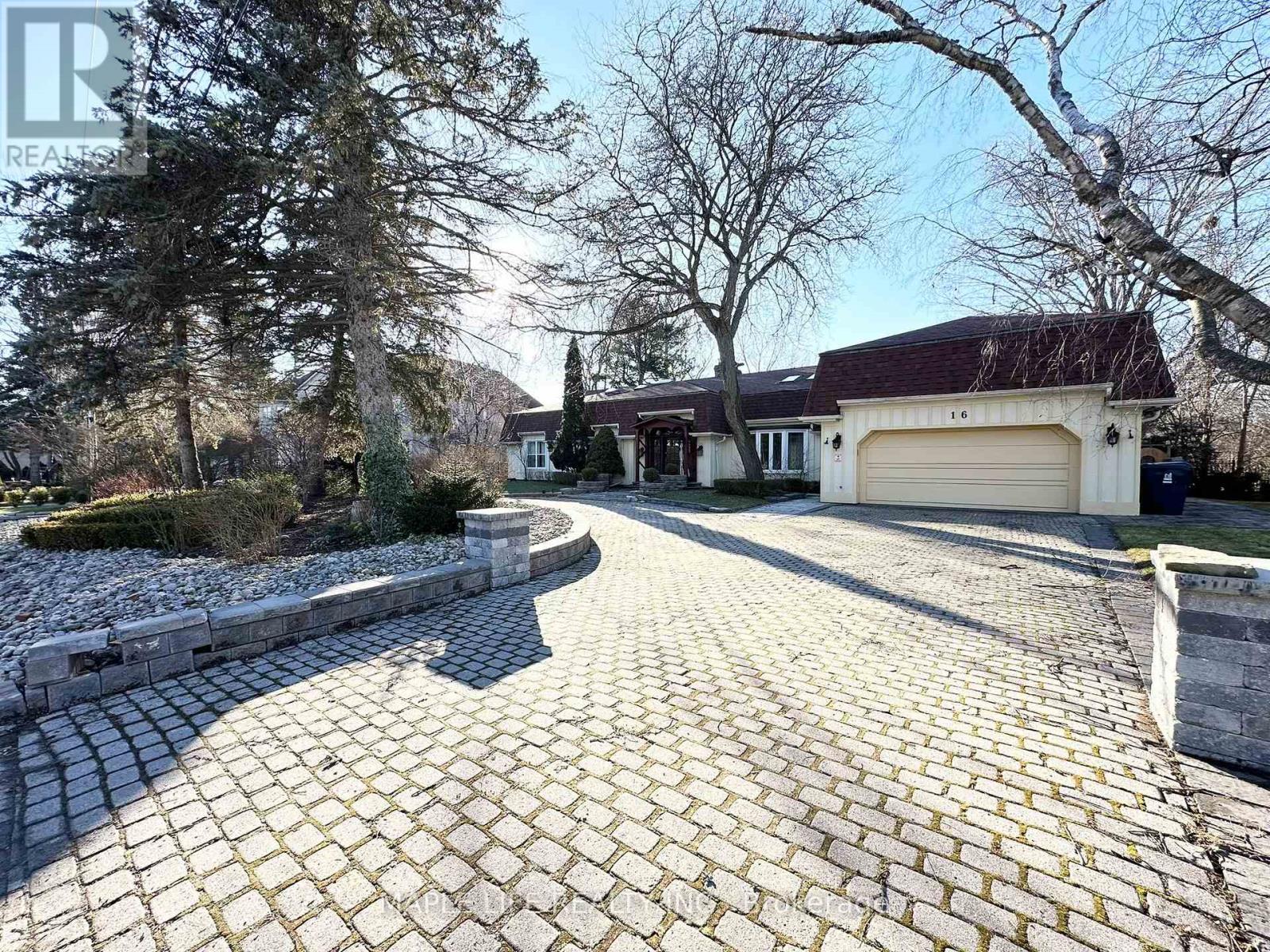 16 Brian Cliff Drive, Toronto, Ontario  M3B 2G2 - Photo 2 - C13087800