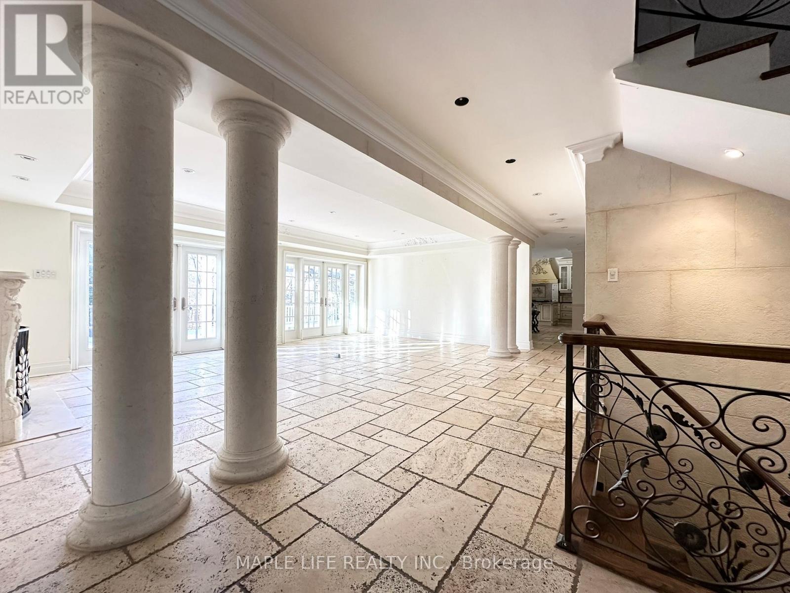 16 Brian Cliff Drive, Toronto, Ontario  M3B 2G2 - Photo 6 - C13087800