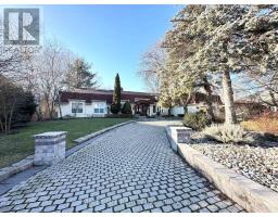 16 BRIAN CLIFF DRIVE, Toronto, Ontario