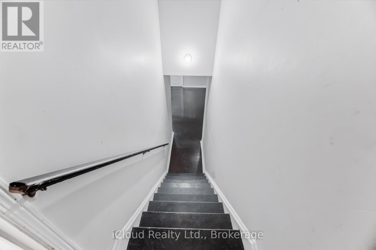 81 Crown Victoria Drive W, Brampton, Ontario  L7A 3X1 - Photo 30 - W12966380