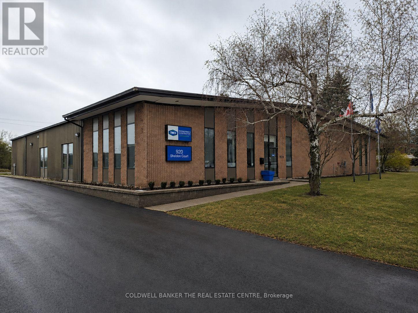 920 Sheldon Court E, Burlington, Ontario  L7L 5K6 - Photo 2 - W13087772