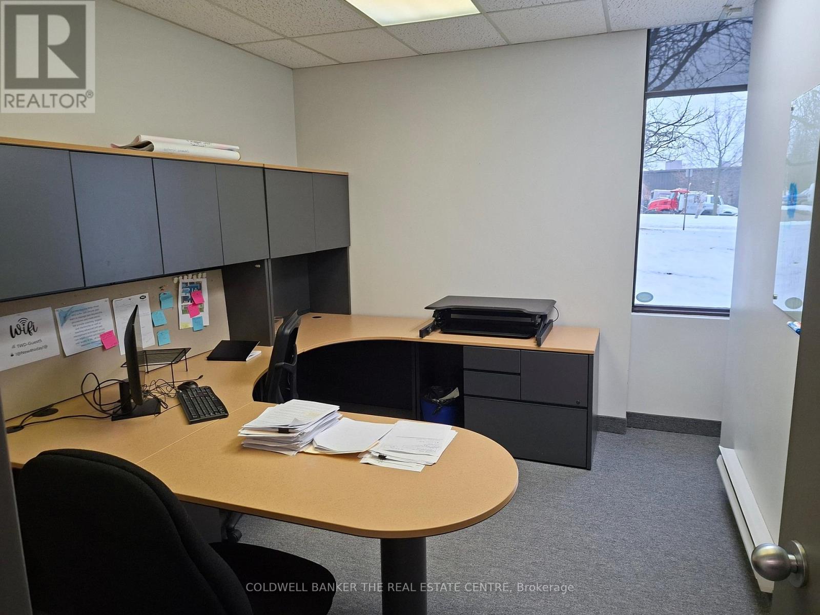920 Sheldon Court E, Burlington, Ontario  L7L 5K6 - Photo 9 - W13087772