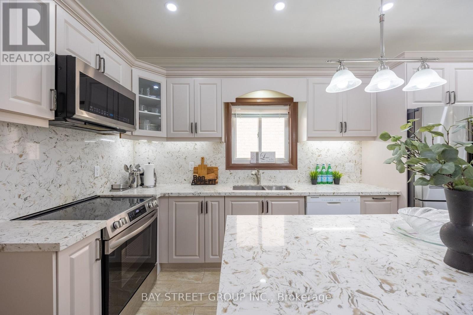 7 Orchid Drive, Brampton, Ontario  L7A 1M4 - Photo 13 - W13087780