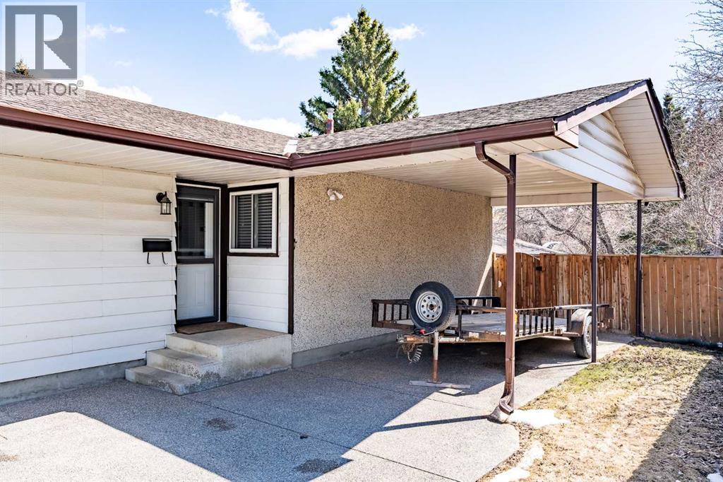 1523 110 Avenue SW, Calgary, Alberta  T2W 0E2 - Photo 3 - A2304946