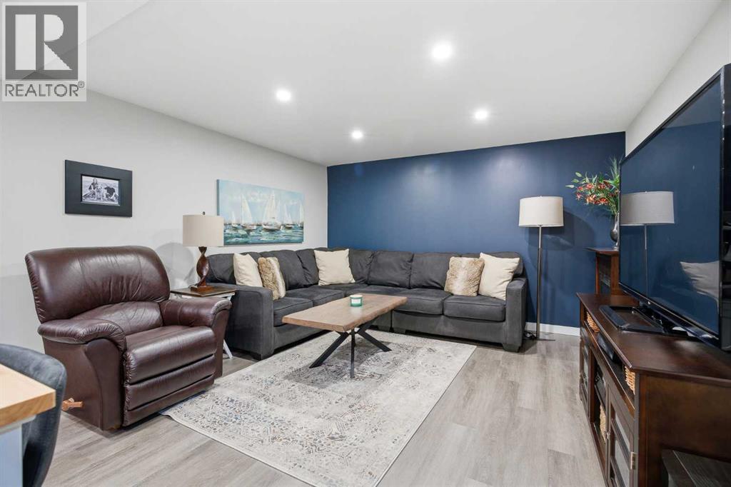 1523 110 Avenue SW, Calgary, Alberta  T2W 0E2 - Photo 37 - A2304946