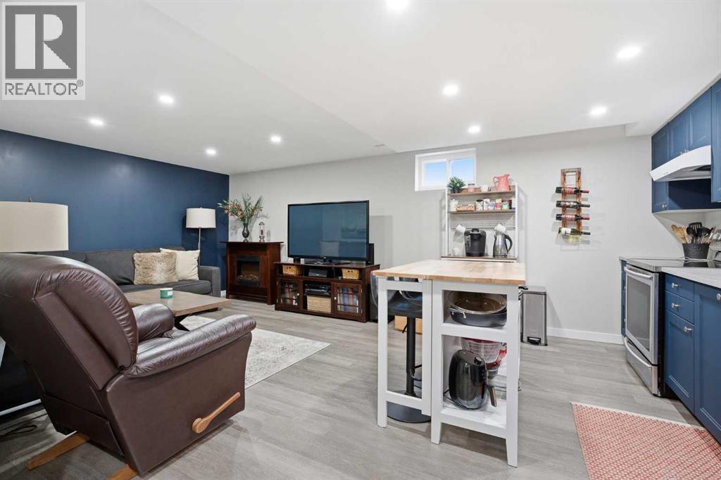 1523 110 Avenue SW, Calgary, Alberta  T2W 0E2 - Photo 33 - A2304946