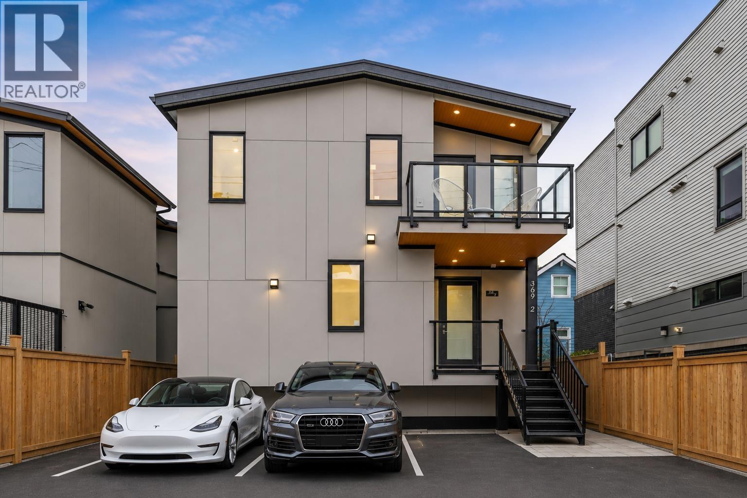 2 369 E 16th Avenue, Vancouver, British Columbia  V5T 2T7 - Photo 2 - R3119499