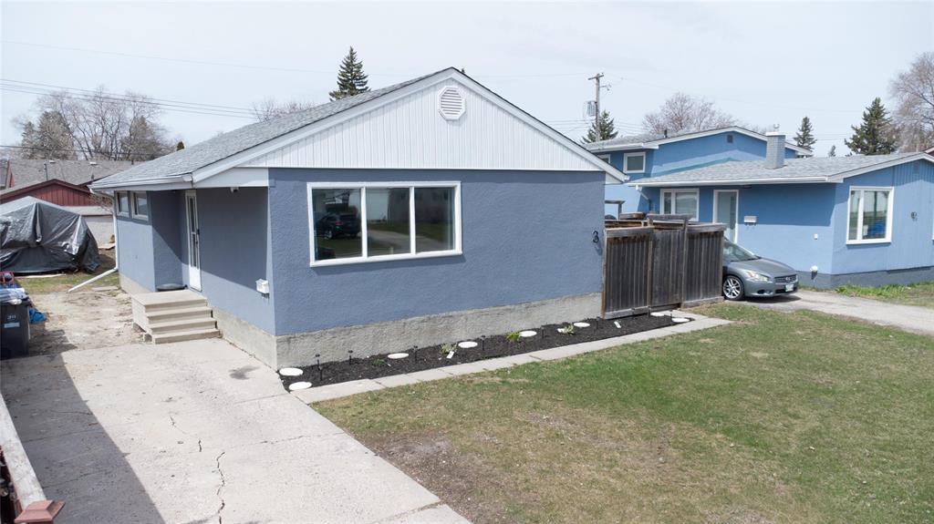 3 Newark Road, Winnipeg, Manitoba  R2J 1Z1 - Photo 0 - 202608624