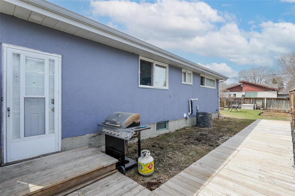 3 Newark Road, Winnipeg, Manitoba  R2J 1Z1 - Photo 29 - 202608624
