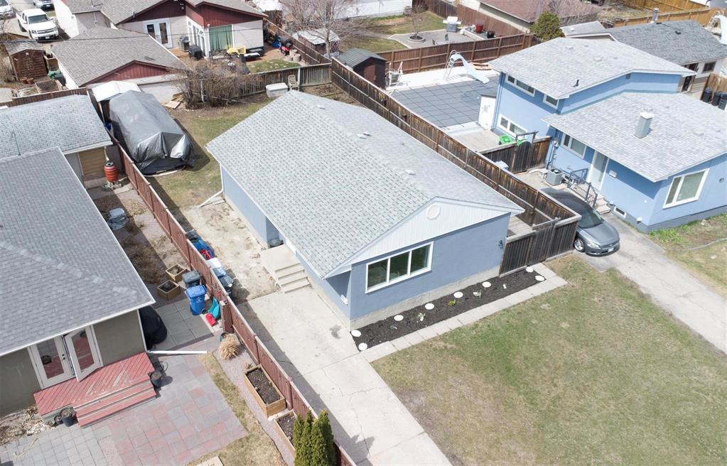 3 Newark Road, Winnipeg, Manitoba  R2J 1Z1 - Photo 33 - 202608624
