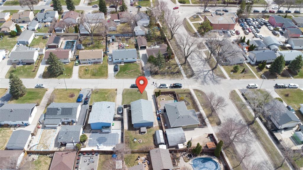 3 Newark Road, Winnipeg, Manitoba  R2J 1Z1 - Photo 36 - 202608624