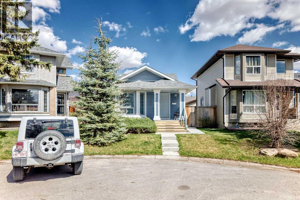 329 Martinwood Place NE, Calgary, Alberta  T3J 3H7 - Photo 4 - A2285894