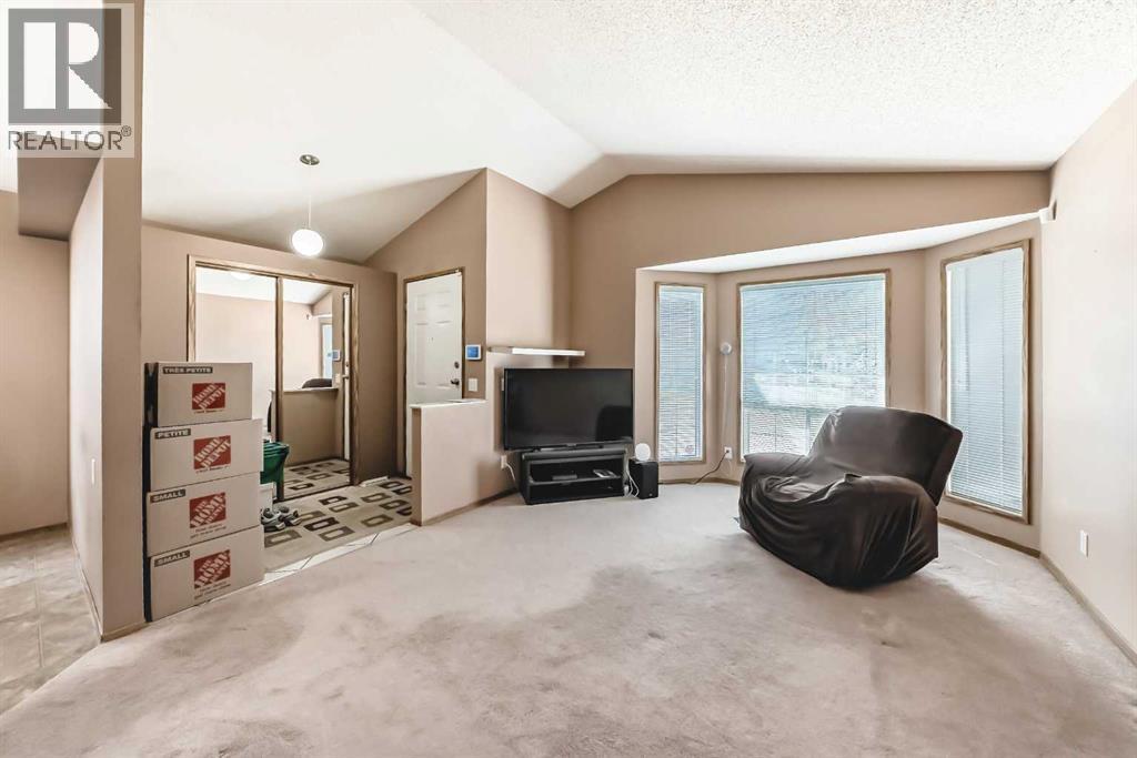 329 Martinwood Place NE, Calgary, Alberta  T3J 3H7 - Photo 20 - A2285894