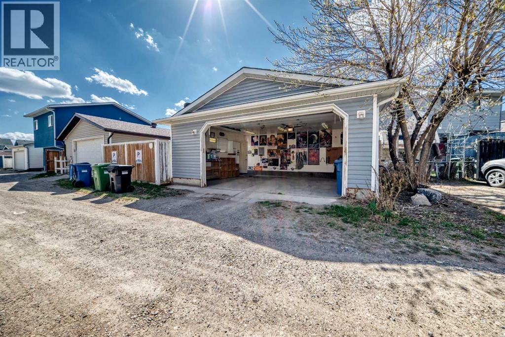 329 Martinwood Place NE, Calgary, Alberta  T3J 3H7 - Photo 17 - A2285894