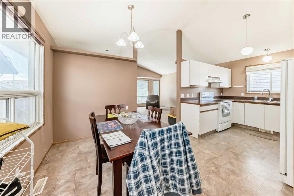 329 Martinwood Place NE, Calgary, Alberta  T3J 3H7 - Photo 29 - A2285894