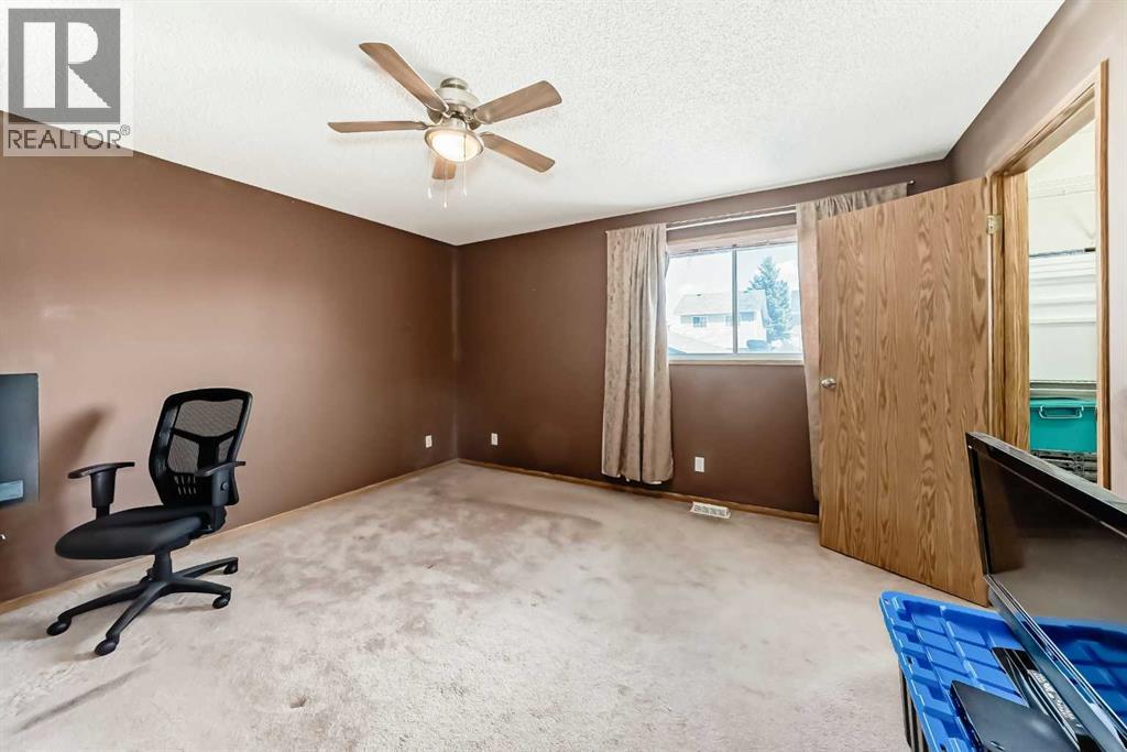 329 Martinwood Place NE, Calgary, Alberta  T3J 3H7 - Photo 30 - A2285894