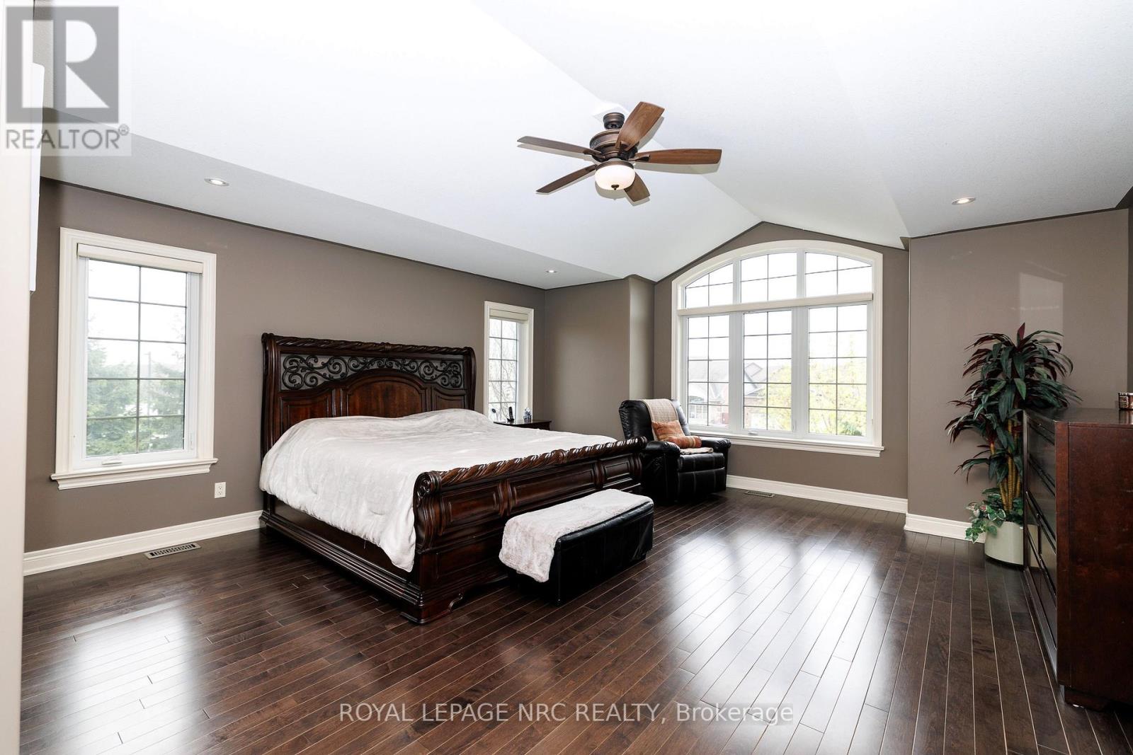 8479 Forestview Boulevard, Niagara Falls (Forestview), Ontario  L2H 0B2 - Photo 34 - X13087864