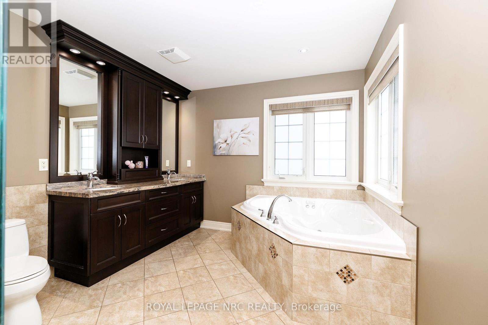 8479 Forestview Boulevard, Niagara Falls (Forestview), Ontario  L2H 0B2 - Photo 36 - X13087864