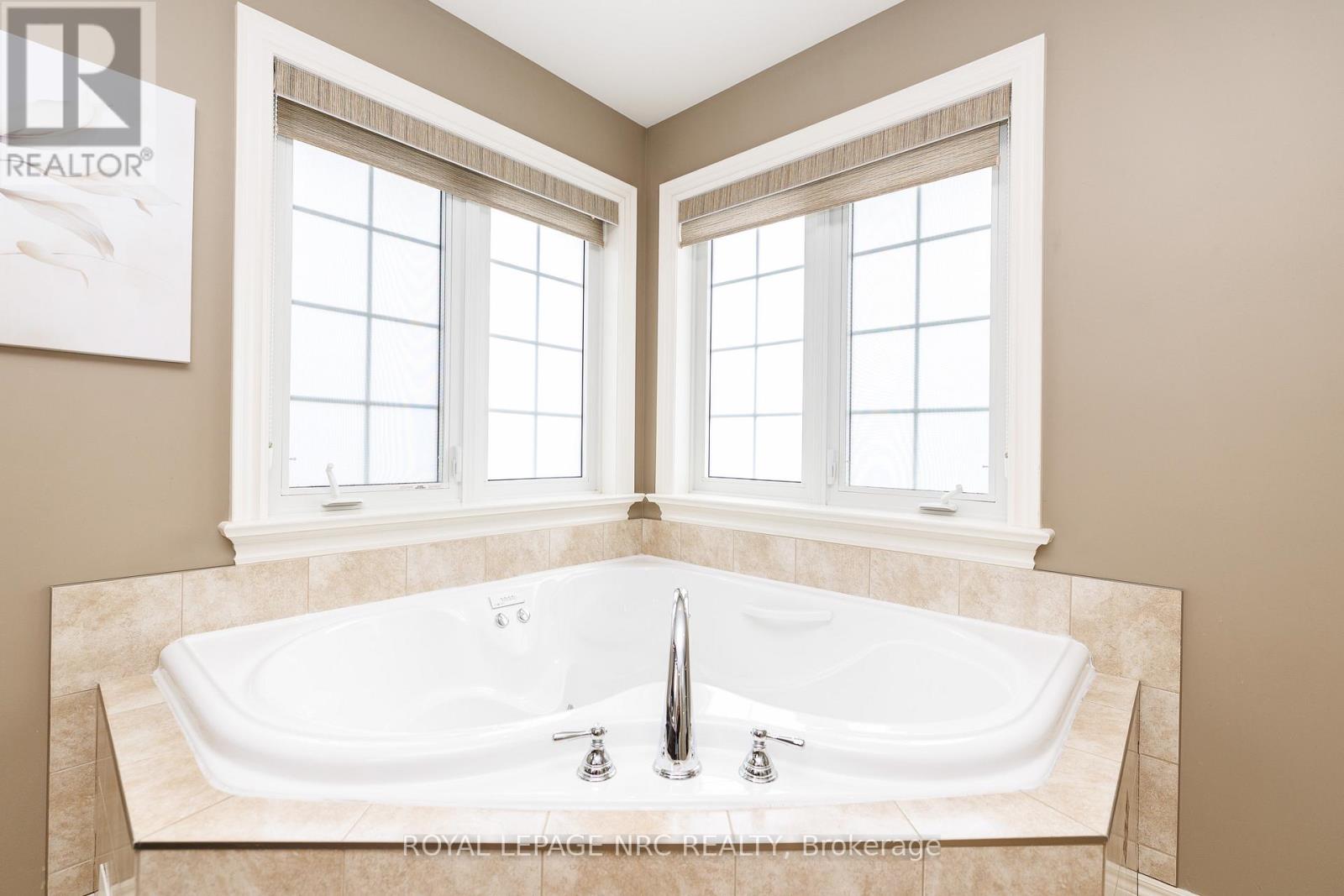 8479 Forestview Boulevard, Niagara Falls (Forestview), Ontario  L2H 0B2 - Photo 37 - X13087864