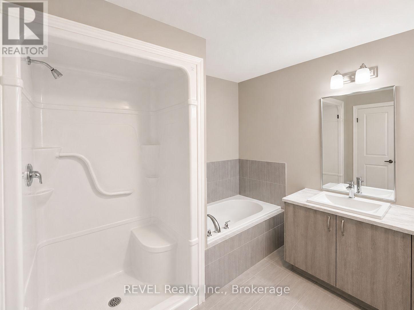 9 Caroline Street, Welland (Lincoln/crowland), Ontario  L3B 0J8 - Photo 9 - X13087870