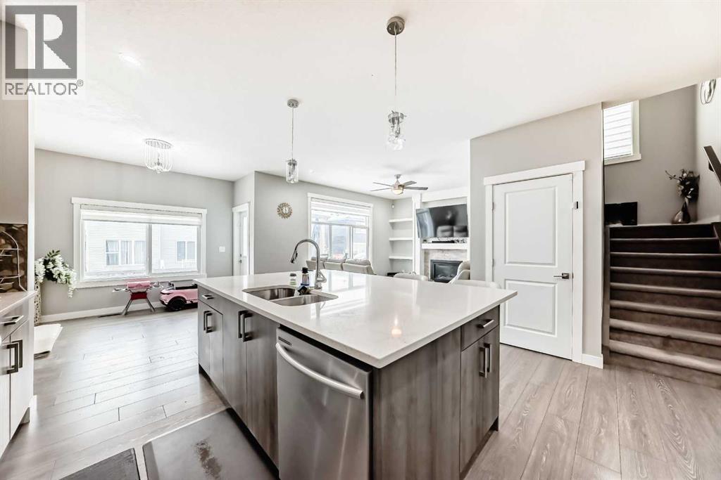 197 Baysprings Gardens Sw, Airdrie, Alberta  T4B 5C5 - Photo 9 - A2290238
