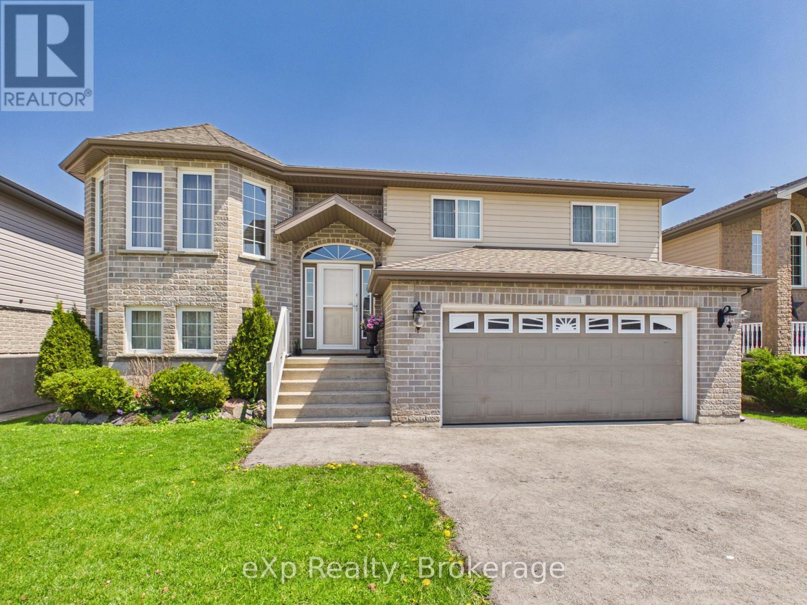 241 17TH AVENUE, Hanover, Ontario