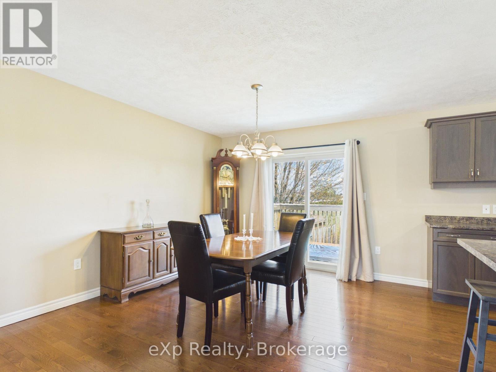 241 17th Avenue, Hanover, Ontario  N4N 3V4 - Photo 10 - X13087866