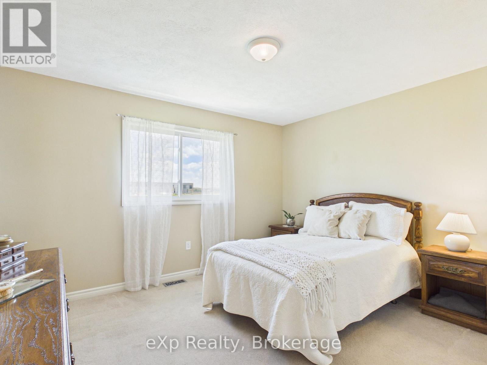 241 17th Avenue, Hanover, Ontario  N4N 3V4 - Photo 13 - X13087866