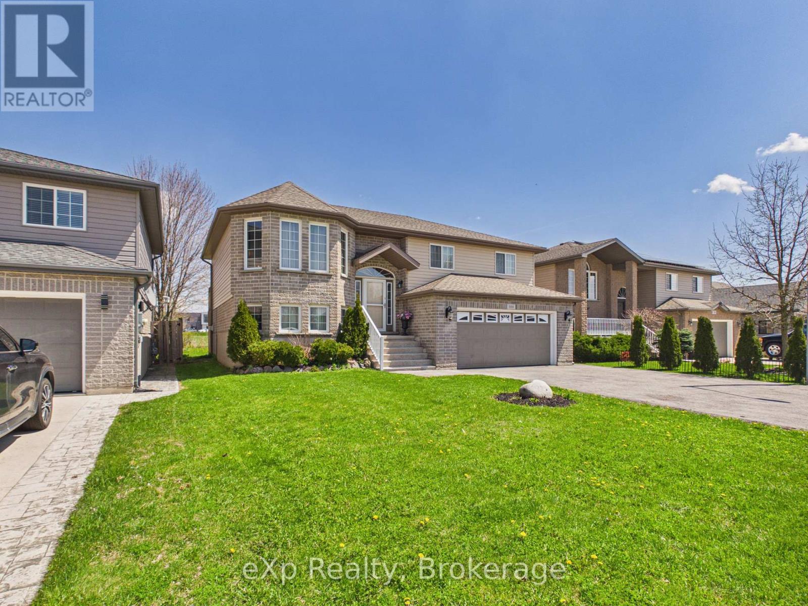 241 17th Avenue, Hanover, Ontario  N4N 3V4 - Photo 2 - X13087866