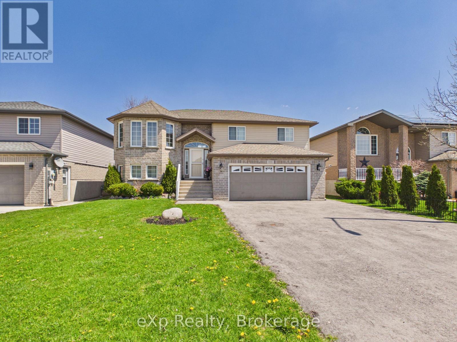 241 17th Avenue, Hanover, Ontario  N4N 3V4 - Photo 3 - X13087866